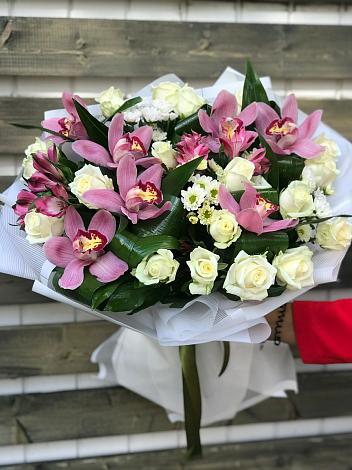 Букет цветов из: Розы и Хризантемы в Тюльган