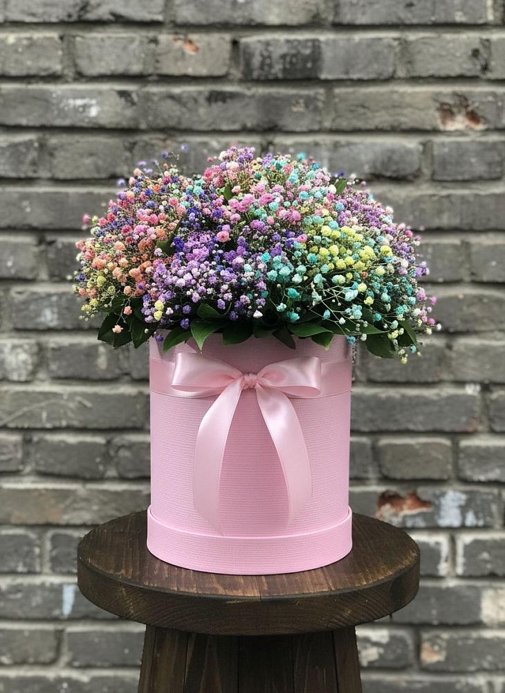 Цветочная композиция из Гипсофила и Розы в шляпной коробке в Тюльган