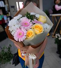 Букет цветов из:  Герберы, Розы и Хризантемы в Тюльган