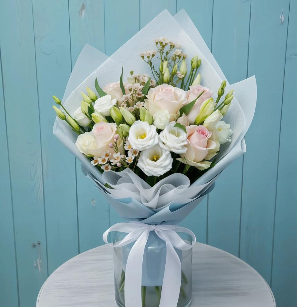 Букет цветов из: Розы и Лизиантусы в Тюльган