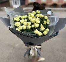 Букет Белые кустовые розы Солинеро в Тюльган