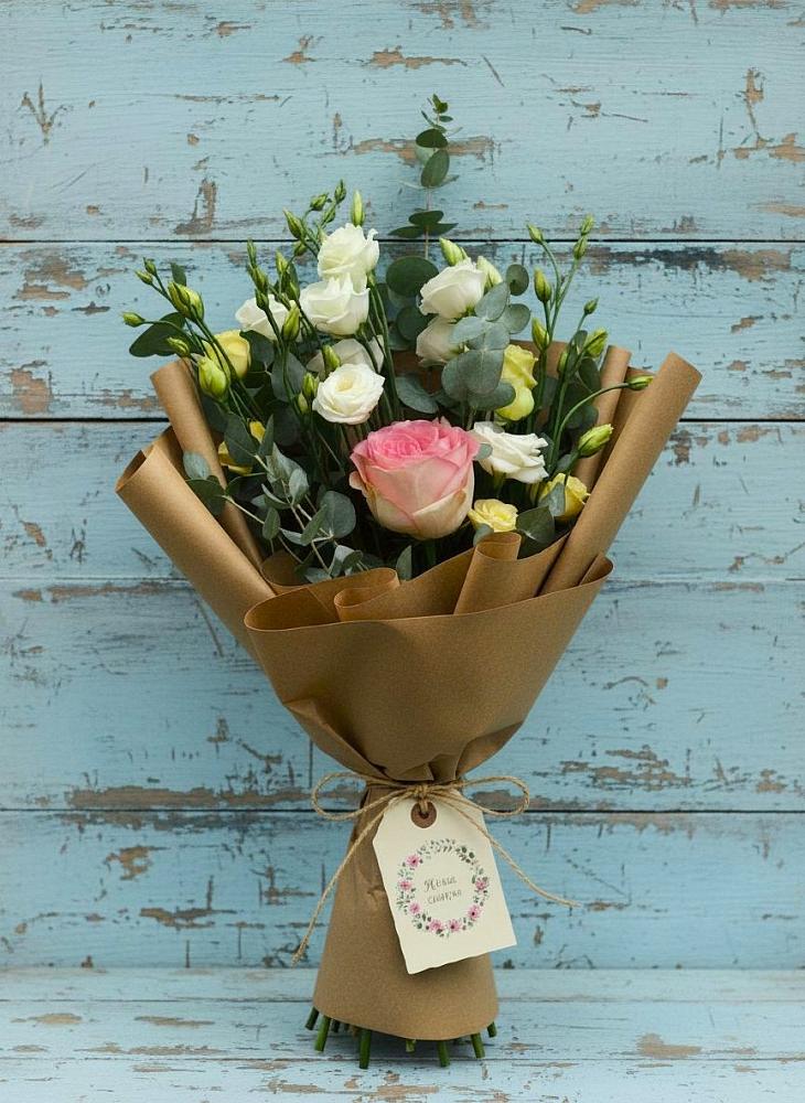 Букет цветов из: Розы и Лизиантусы в Тюльган