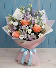 Букет цветов из:  Лизиантусы, Розы, Альстромерии и Гипсофила в Тюльган