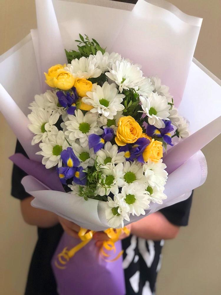 Букет цветов из: Ирисы, Хризантемы и Розы в Тюльган