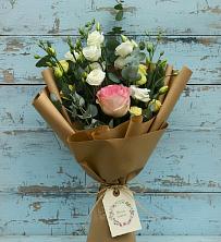 Букет цветов из:  Розы и Лизиантусы в Тюльган