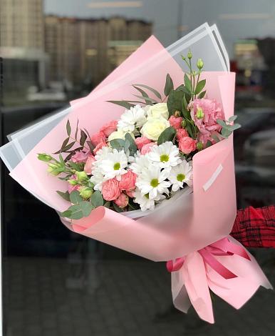 Букет цветов из: Розы, Лизиантусы и Хризантемы в Тюльган